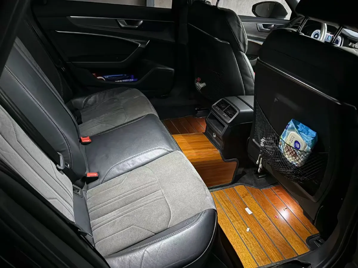 2020 Audi A6L 2.0T 190HP L4 7DCT,autocango,china used car exporter,china ev exporter,chinese used car exporter,chinese used ev exporter