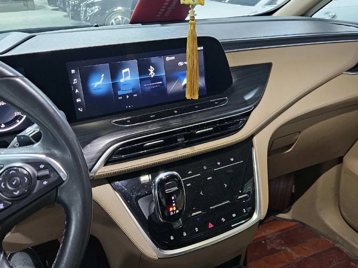 2021 Buick GL8 2.0T 237HP L4 9AT,autocango,china used car exporter,china ev exporter,chinese used car exporter,chinese used ev exporter