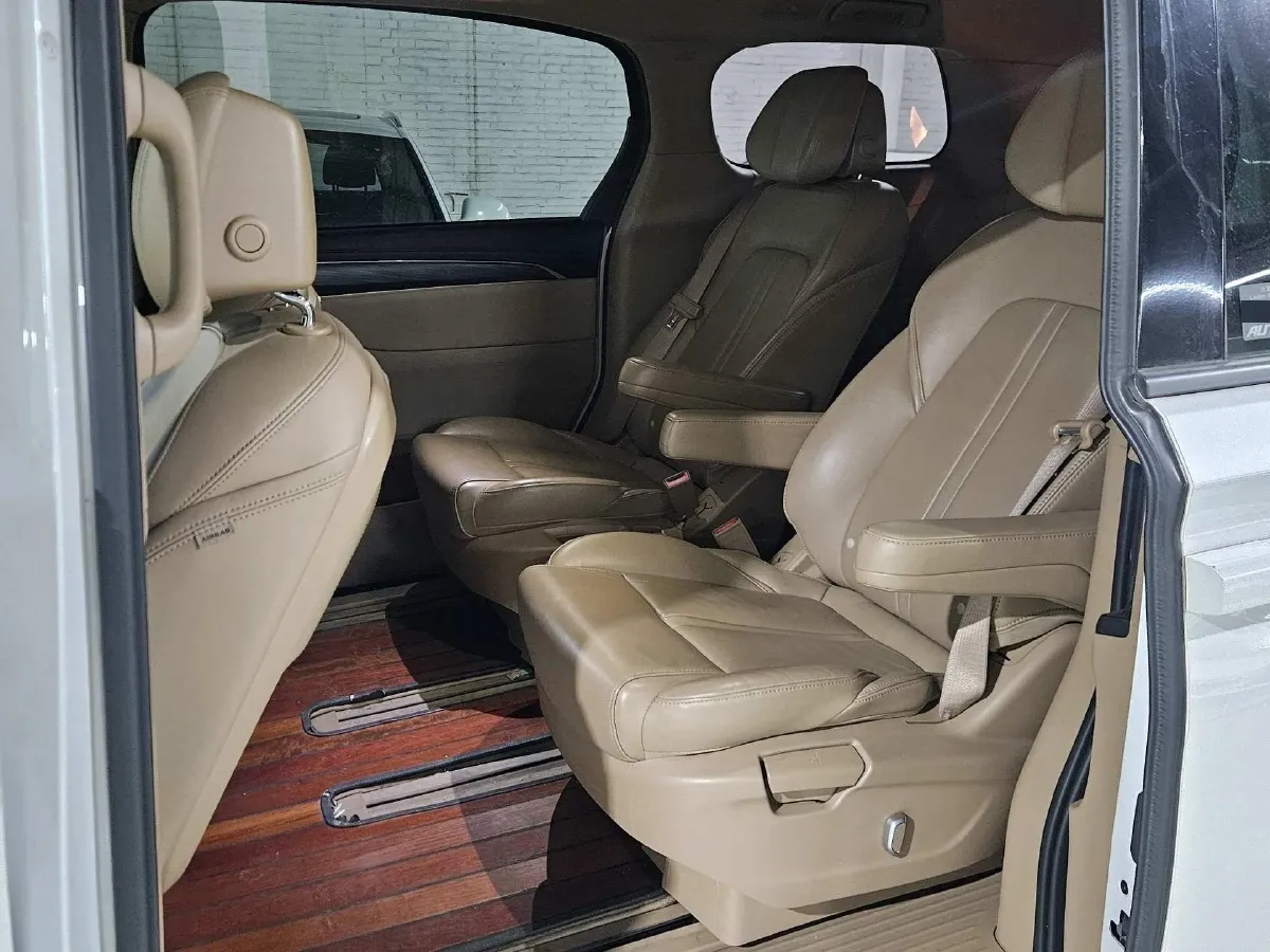 2021 Buick GL8 2.0T 237HP L4 9AT,autocango,china used car exporter,china ev exporter,chinese used car exporter,chinese used ev exporter