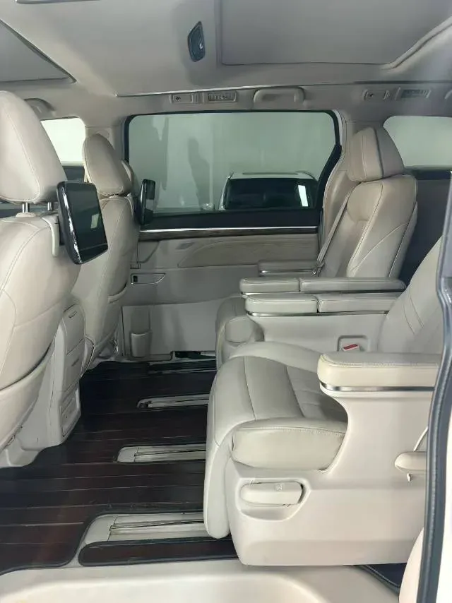 2018 GAC Trumpchi M8 2.0T 201HP L4 6AT,autocango,china used car exporter,china ev exporter,chinese used car exporter,chinese used ev exporter