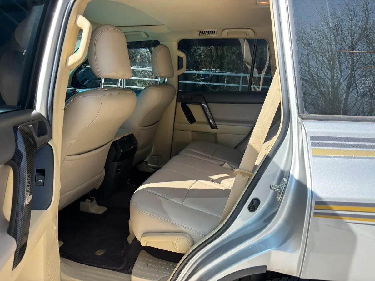 2017 Toyota Corolla 1.2T 116HP L4 6MT,autocango,china used car exporter,china ev exporter,chinese used car exporter,chinese used ev exporter