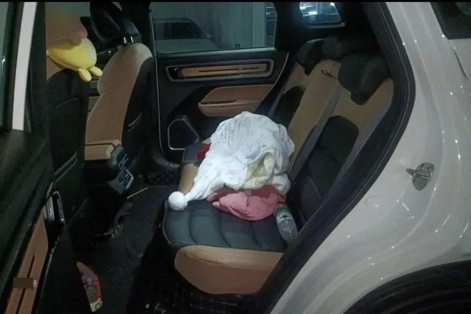 2023 Geely ICON 1.5T 181HP L4 7DCT,autocango,china used car exporter,china ev exporter,chinese used car exporter,chinese used ev exporter