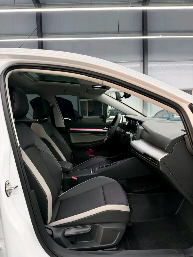 2023 Volkswagen Golf 1.4T 150HP L4 7DCT,autocango,china used car exporter,china ev exporter,chinese used car exporter,chinese used ev exporter