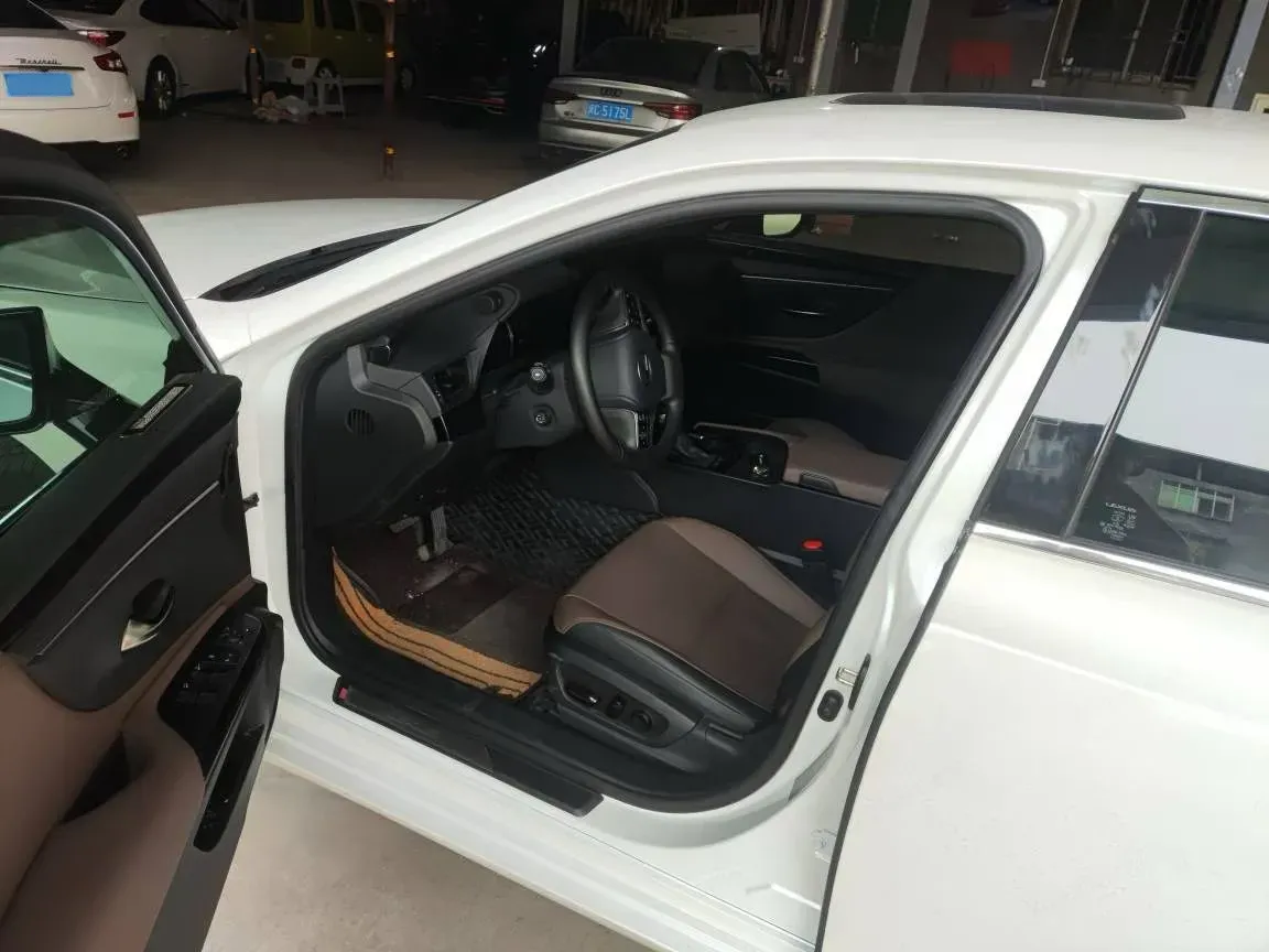 2024 Lexus ES 2.0L 173HP L4 CVT,autocango,china used car exporter,china ev exporter,chinese used car exporter,chinese used ev exporter