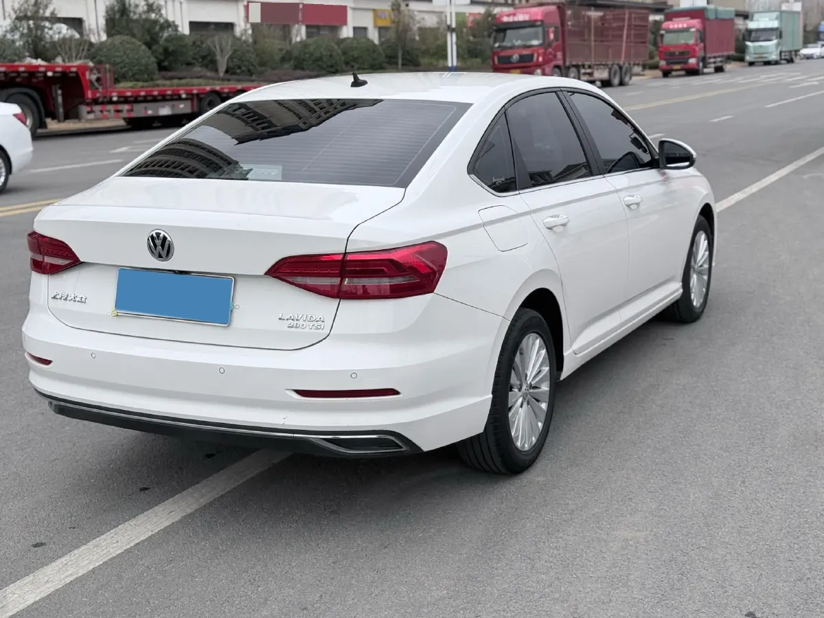 2018 Skoda Karoq 1.4T 150HP L4 7DCT,autocango,china used car exporter,china ev exporter,chinese used car exporter,chinese used ev exporter