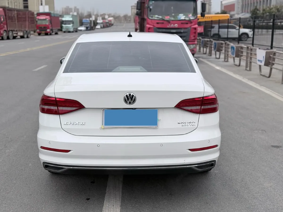 2018 Skoda Karoq 1.4T 150HP L4 7DCT,autocango,china used car exporter,china ev exporter,chinese used car exporter,chinese used ev exporter