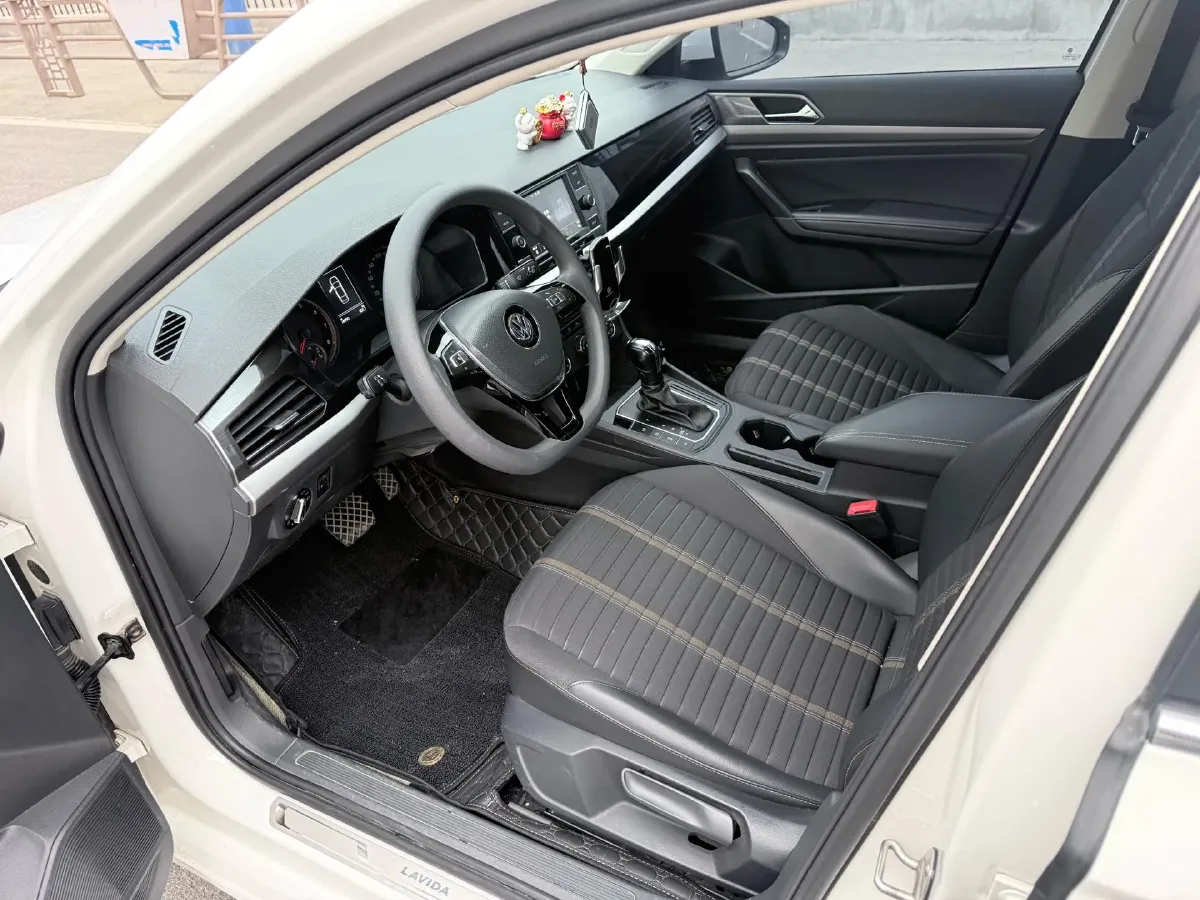 2018 Skoda Karoq 1.4T 150HP L4 7DCT,autocango,china used car exporter,china ev exporter,chinese used car exporter,chinese used ev exporter