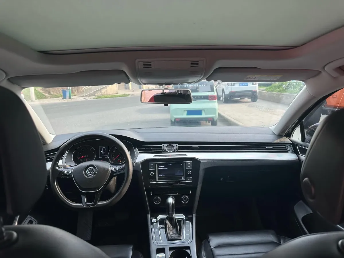 2018 Volkswagen Magotan 1.8T 180HP L4 7DCT,autocango,china used car exporter,china ev exporter,chinese used car exporter,chinese used ev exporter