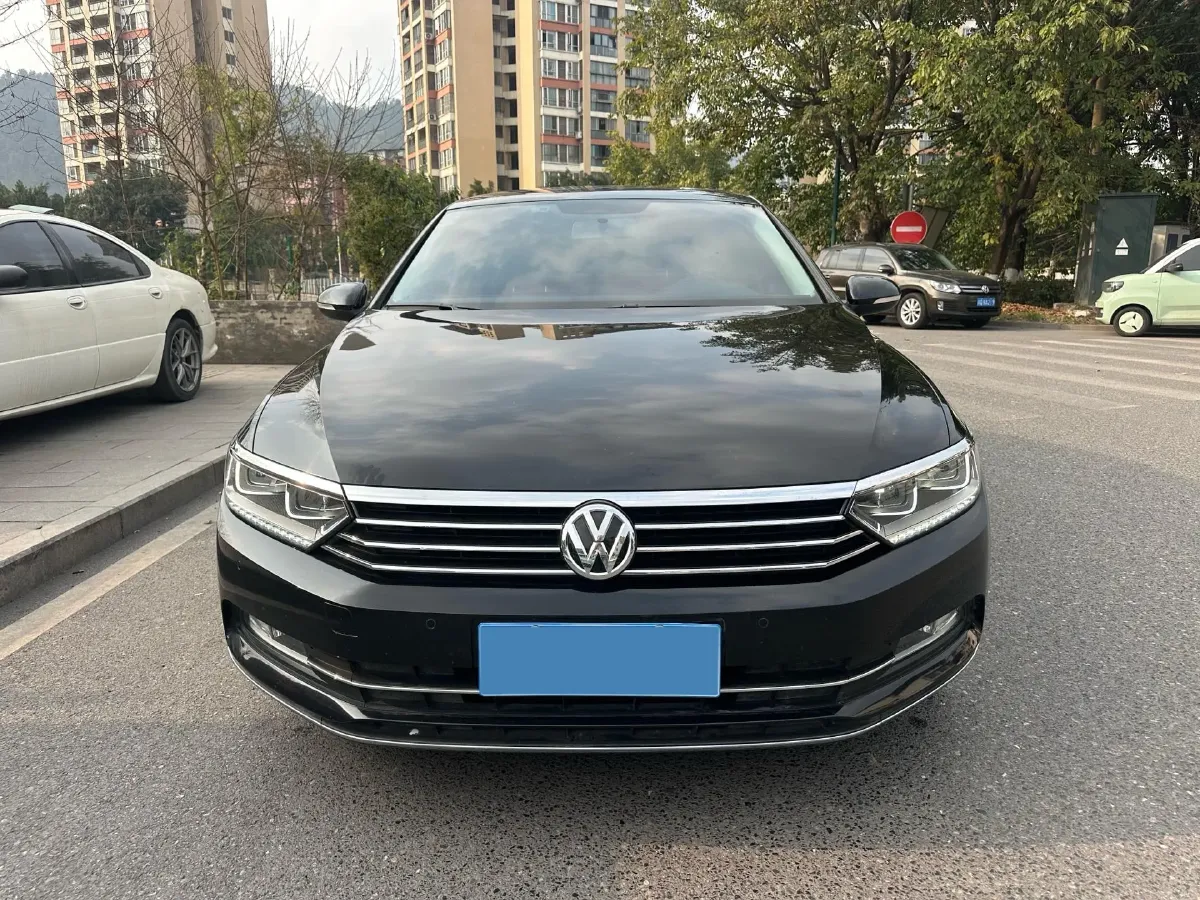 2018 Volkswagen Magotan 1.8T 180HP L4 7DCT,autocango,china used car exporter,china ev exporter,chinese used car exporter,chinese used ev exporter