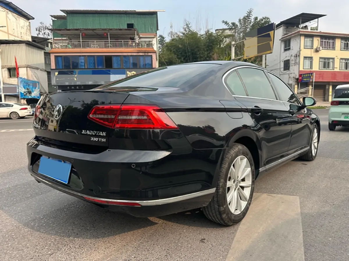 2018 Volkswagen Magotan 1.8T 180HP L4 7DCT,autocango,china used car exporter,china ev exporter,chinese used car exporter,chinese used ev exporter