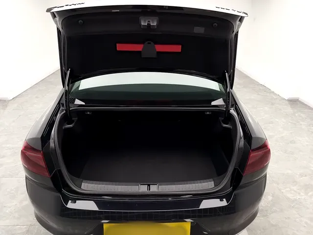 2023 Volkswagen Magotan 2.0T 186HP L4 7DCT,autocango,china used car exporter,china ev exporter,chinese used car exporter,chinese used ev exporter