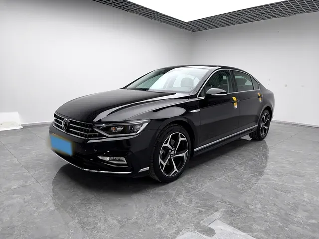 2023 Volkswagen Magotan 2.0T 186HP L4 7DCT,autocango,china used car exporter,china ev exporter,chinese used car exporter,chinese used ev exporter