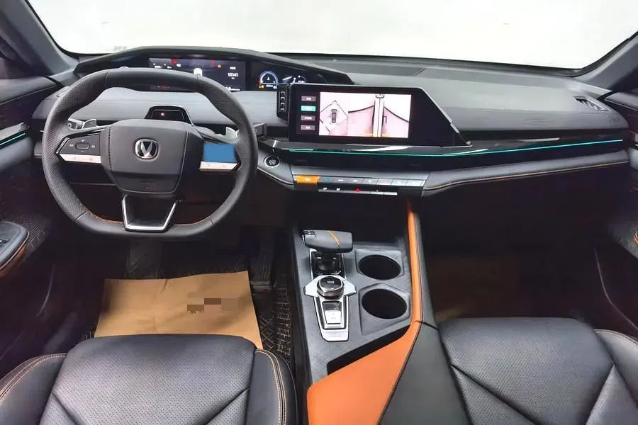 2022 ChangAn UNI-V 1.5T 188HP L4 7DCT,autocango,china used car exporter,china ev exporter,chinese used car exporter,chinese used ev exporter