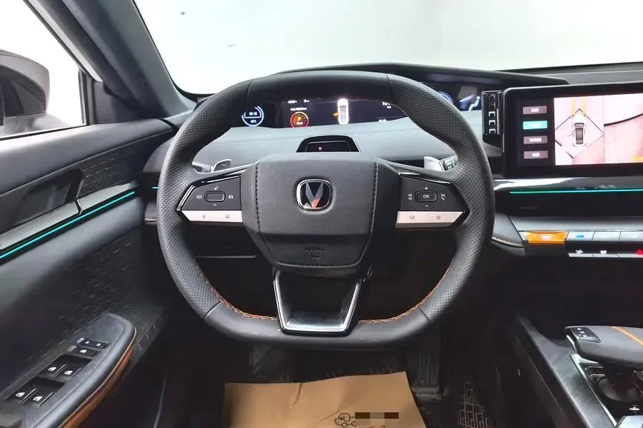 2022 ChangAn UNI-V 1.5T 188HP L4 7DCT,autocango,china used car exporter,china ev exporter,chinese used car exporter,chinese used ev exporter