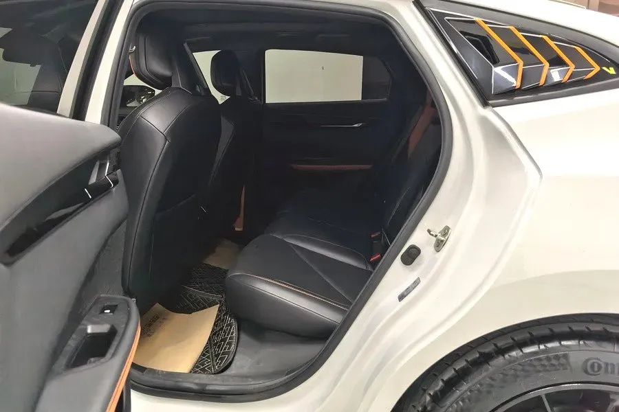 2022 ChangAn UNI-V 1.5T 188HP L4 7DCT,autocango,china used car exporter,china ev exporter,chinese used car exporter,chinese used ev exporter