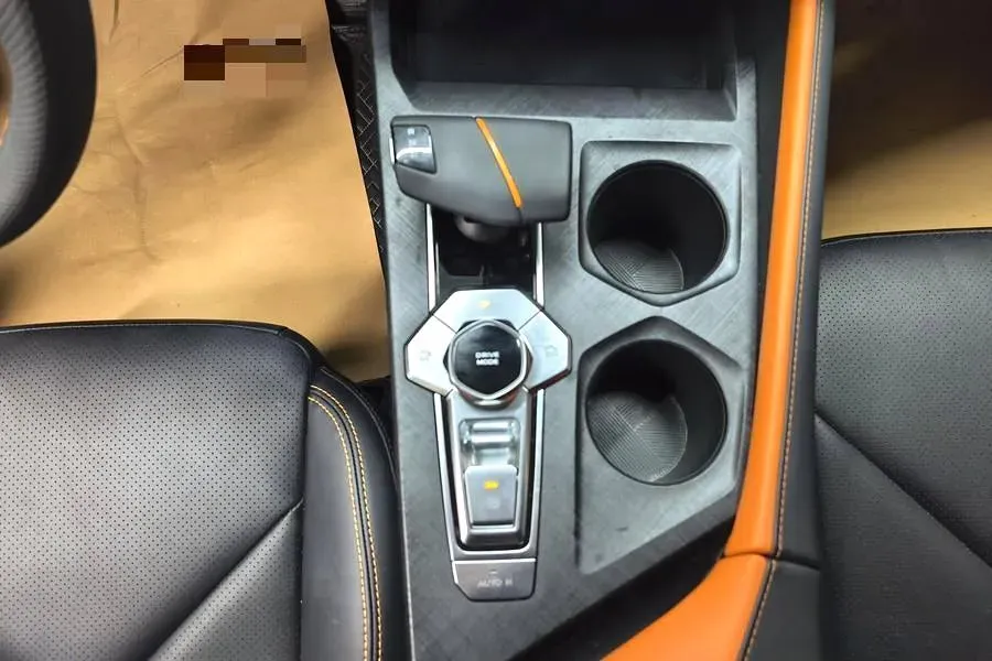 2022 ChangAn UNI-V 1.5T 188HP L4 7DCT,autocango,china used car exporter,china ev exporter,chinese used car exporter,chinese used ev exporter