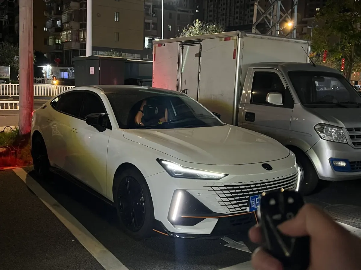 2023 ChangAn UNI-V 1.5T 188HP L4 7DCT,autocango,china used car exporter,china ev exporter,chinese used car exporter,chinese used ev exporter