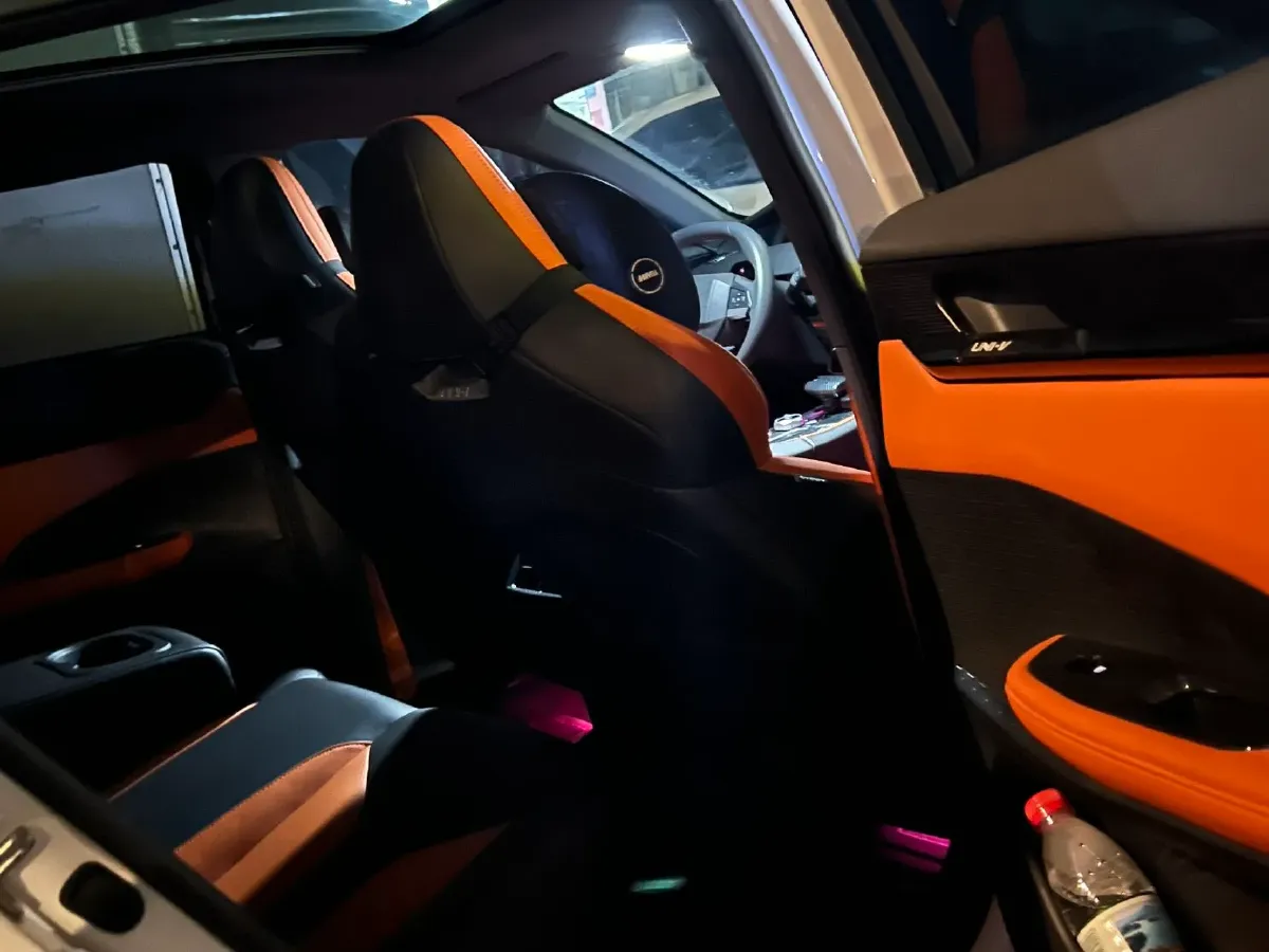 2023 ChangAn UNI-V 1.5T 188HP L4 7DCT,autocango,china used car exporter,china ev exporter,chinese used car exporter,chinese used ev exporter