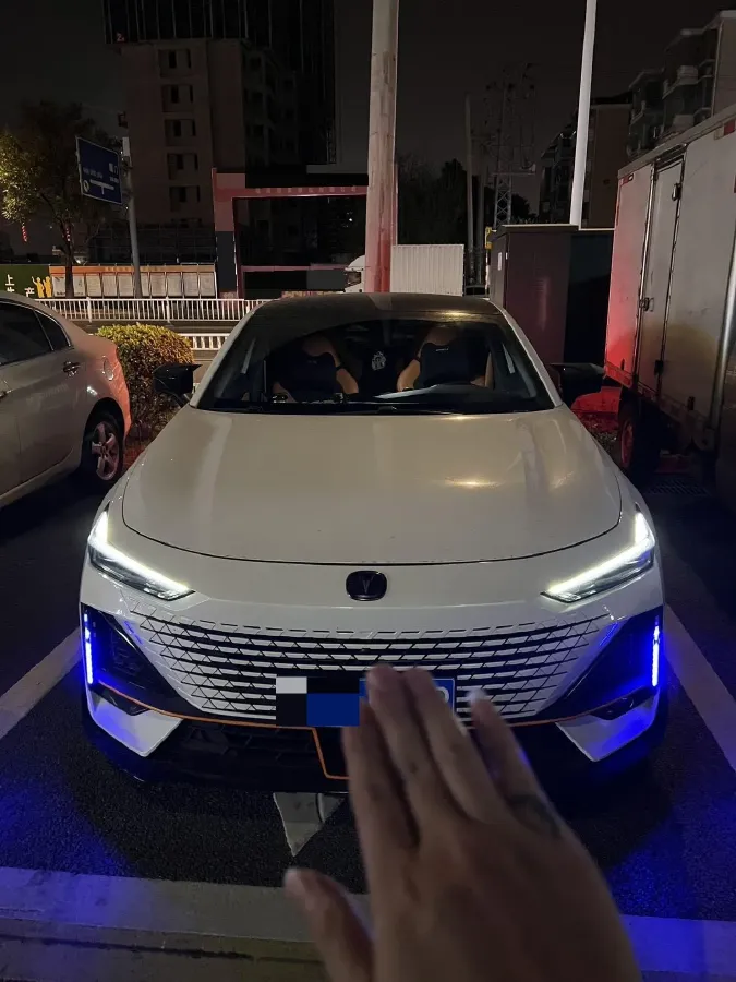 2023 ChangAn UNI-V 1.5T 188HP L4 7DCT,autocango,china used car exporter,china ev exporter,chinese used car exporter,chinese used ev exporter