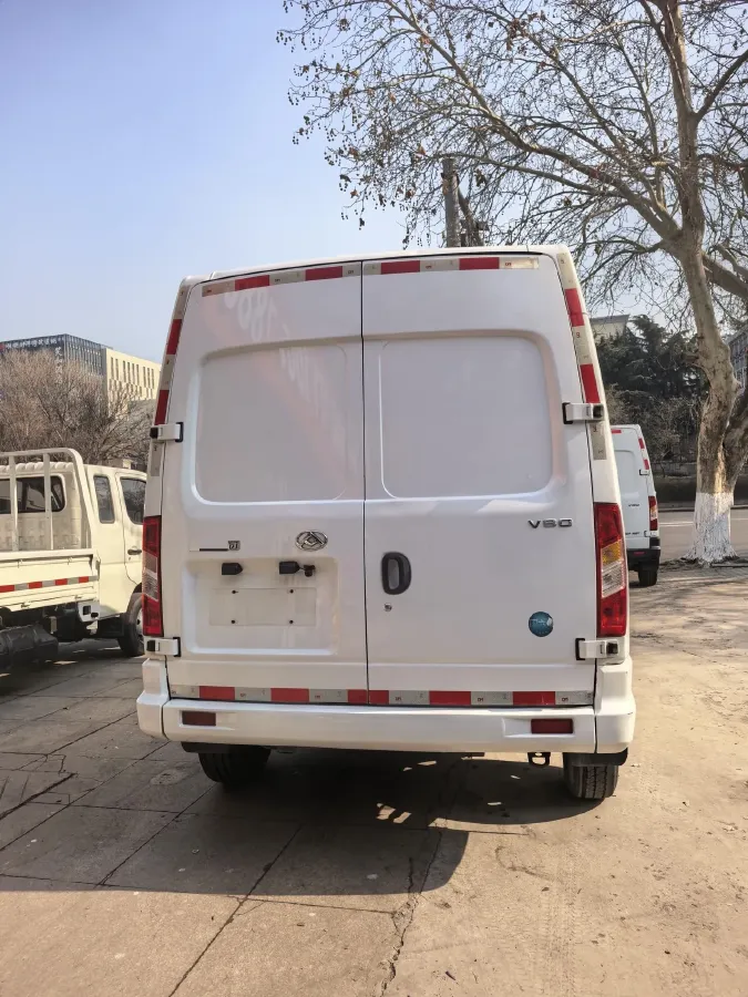 2021 MAXUS XinTu V80 2.0T 127HP L4 6MT,autocango,china used car exporter,china ev exporter,chinese used car exporter,chinese used ev exporter
