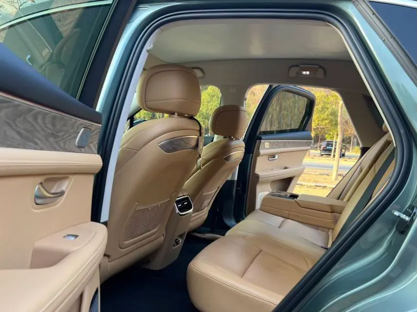 2022 Infiniti Q50L 2.0T 211HP L4 7AT,autocango,china used car exporter,china ev exporter,chinese used car exporter,chinese used ev exporter