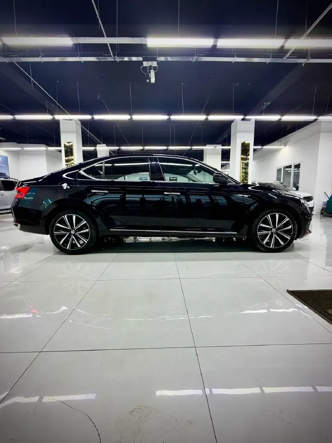 2023 Skoda Superb 1.4T 150HP L4 7DCT,autocango,china used car exporter,china ev exporter,chinese used car exporter,chinese used ev exporter
