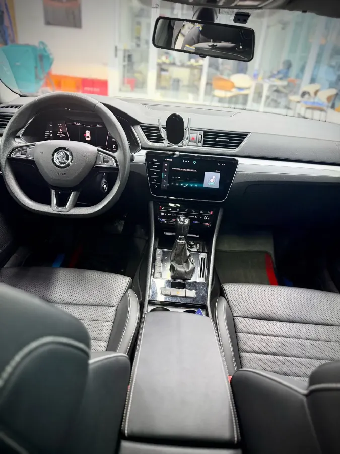 2023 Skoda Superb 1.4T 150HP L4 7DCT,autocango,china used car exporter,china ev exporter,chinese used car exporter,chinese used ev exporter