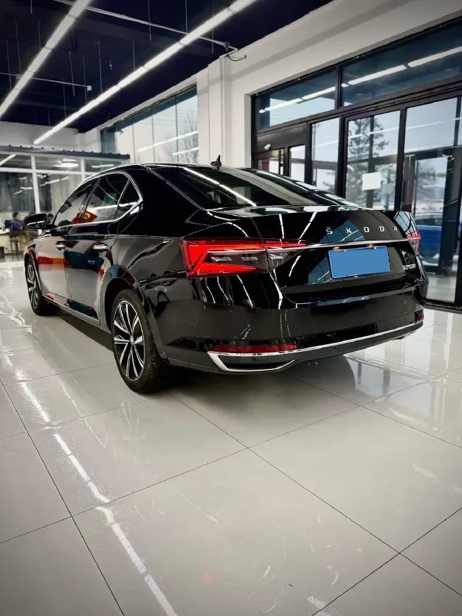2023 Skoda Superb 1.4T 150HP L4 7DCT,autocango,china used car exporter,china ev exporter,chinese used car exporter,chinese used ev exporter
