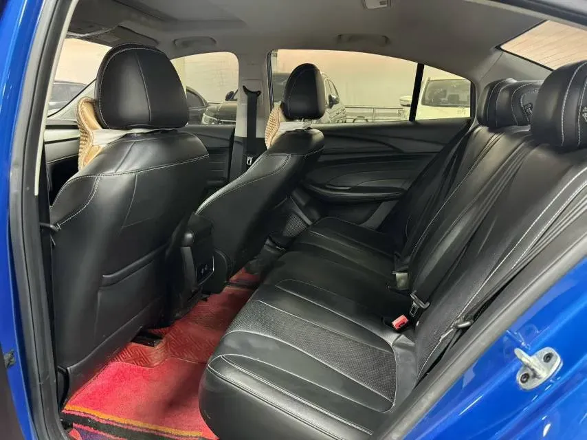 2020 Roewe i5 1.5L 120HP L4 5MT,autocango,china used car exporter,china ev exporter,chinese used car exporter,chinese used ev exporter