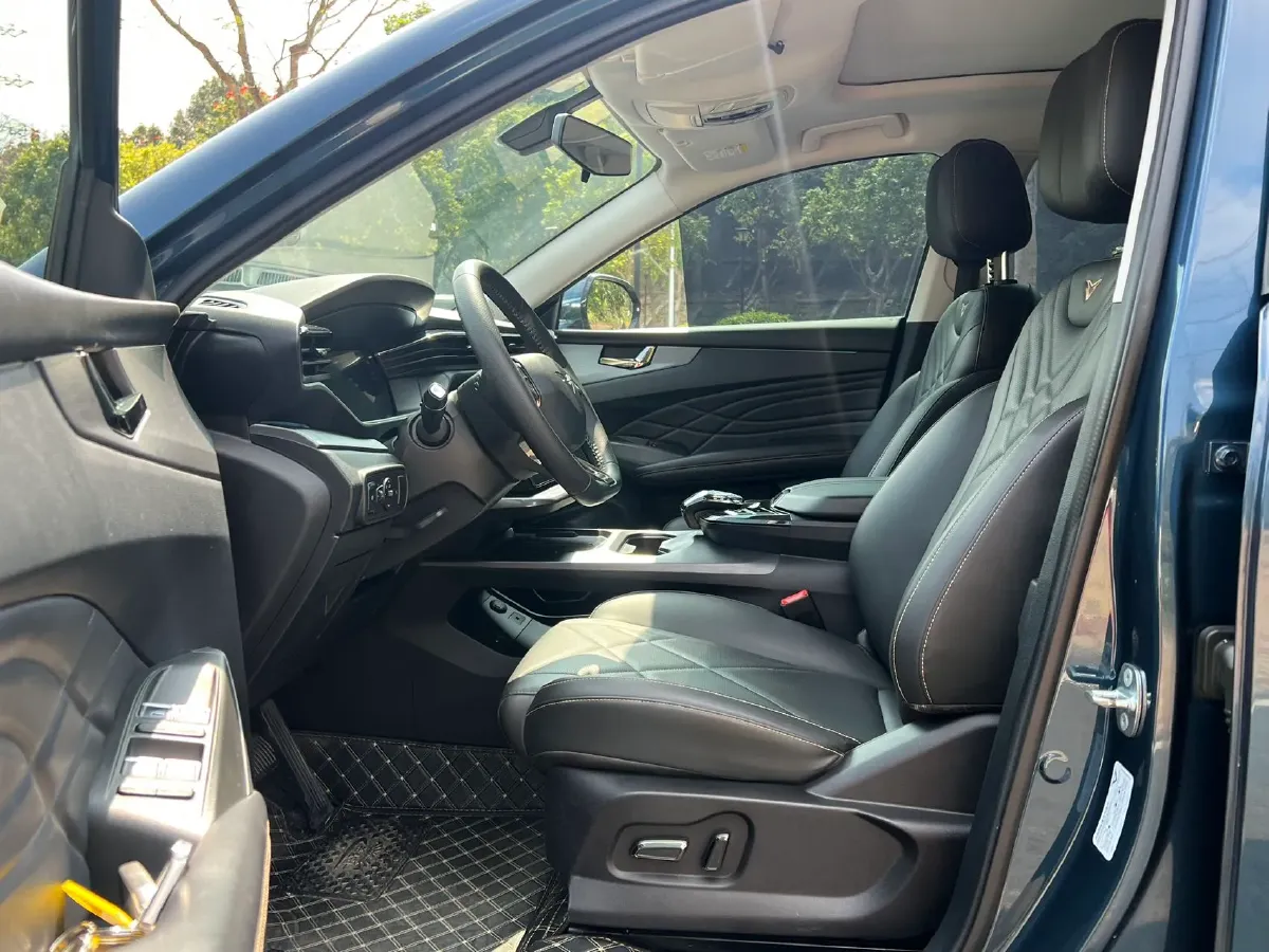 2023 Iveco DeYi 2.5T 122HP L4 6AT,autocango,china used car exporter,china ev exporter,chinese used car exporter,chinese used ev exporter