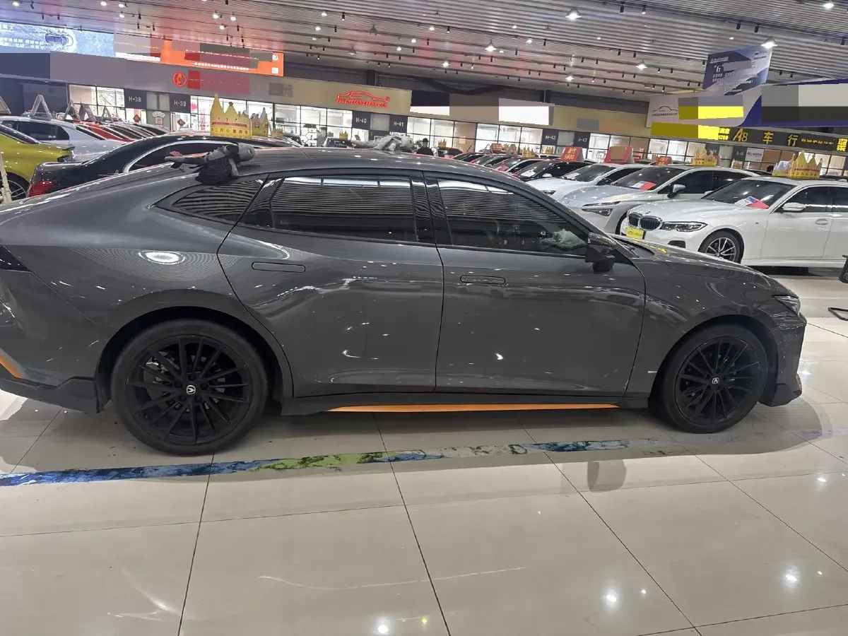 2024 ChangAn UNI-V 2.0T 233HP L4 8AT,autocango,china used car exporter,china ev exporter,chinese used car exporter,chinese used ev exporter