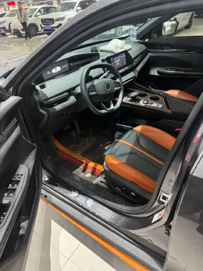 2024 ChangAn UNI-V 2.0T 233HP L4 8AT,autocango,china used car exporter,china ev exporter,chinese used car exporter,chinese used ev exporter