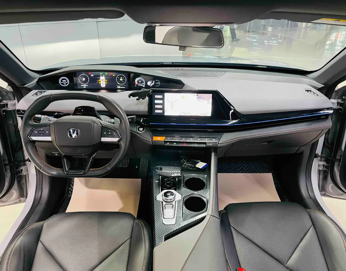 2022 ChangAn UNI-V 1.5T 188HP L4 7DCT,autocango,china used car exporter,china ev exporter,chinese used car exporter,chinese used ev exporter