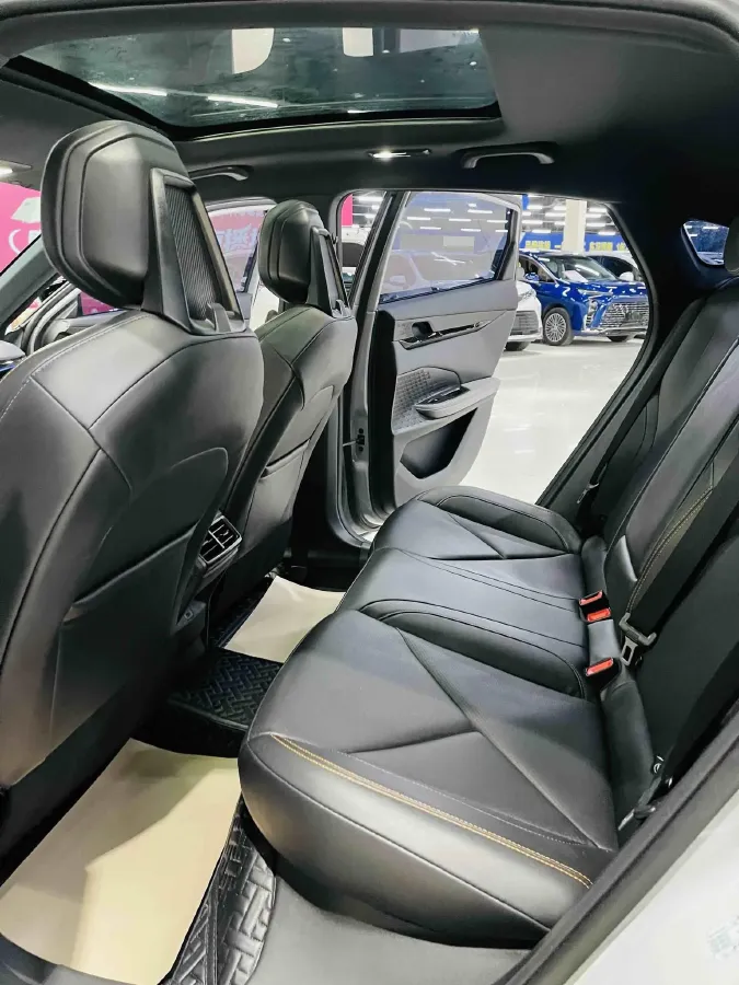 2022 ChangAn UNI-V 1.5T 188HP L4 7DCT,autocango,china used car exporter,china ev exporter,chinese used car exporter,chinese used ev exporter