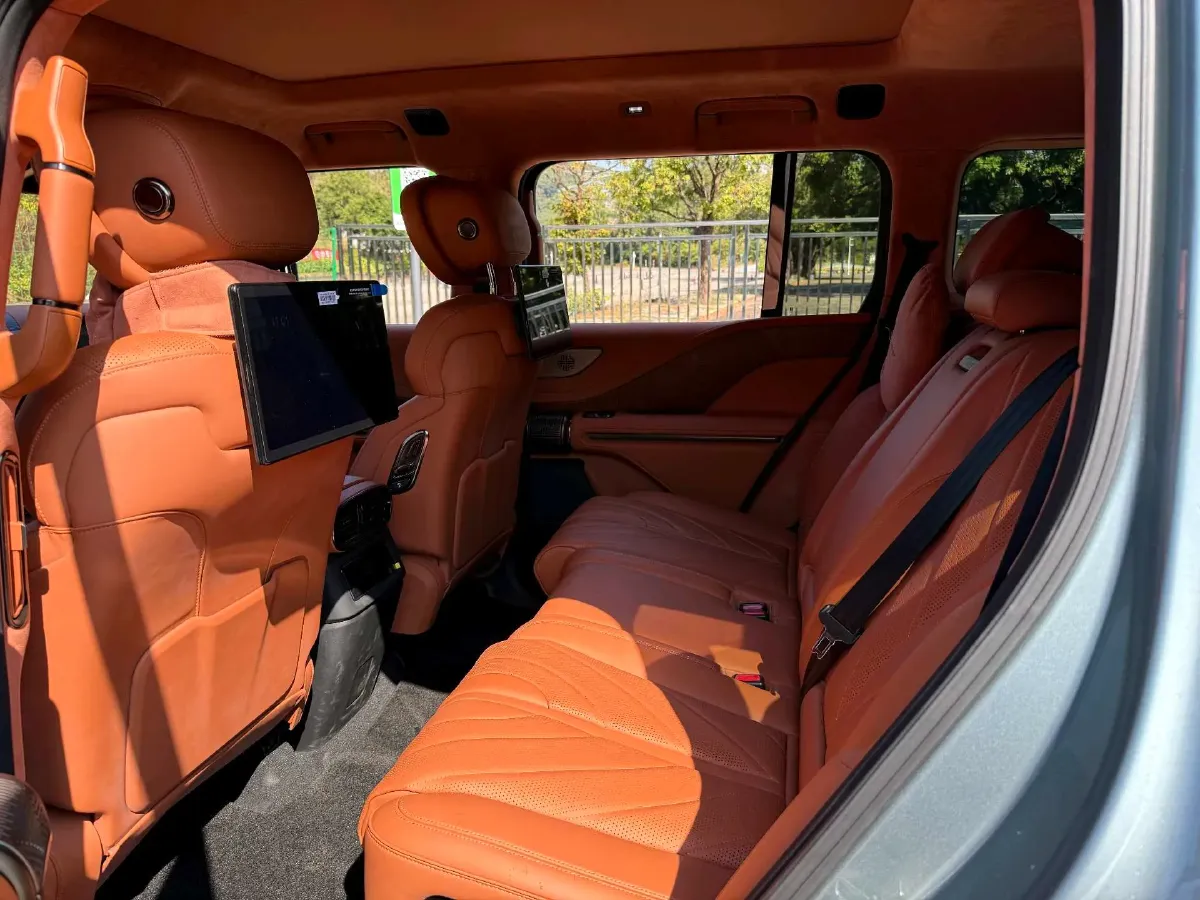 2023 YangWang U8 2.0T 272HP L4 REEV 49.05KWH,autocango,china used car exporter,china ev exporter,chinese used car exporter,chinese used ev exporter