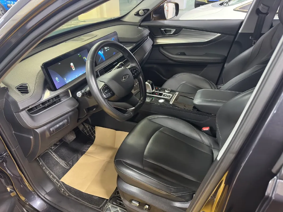 2021 Chery Tiggo 8 Plus 1.6T 197HP L4 7DCT,autocango,china used car exporter,china ev exporter,chinese used car exporter,chinese used ev exporter