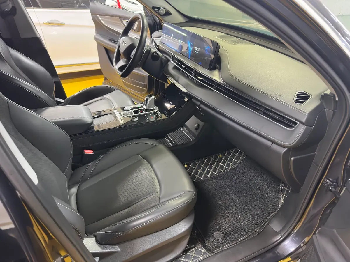 2021 Chery Tiggo 8 Plus 1.6T 197HP L4 7DCT,autocango,china used car exporter,china ev exporter,chinese used car exporter,chinese used ev exporter