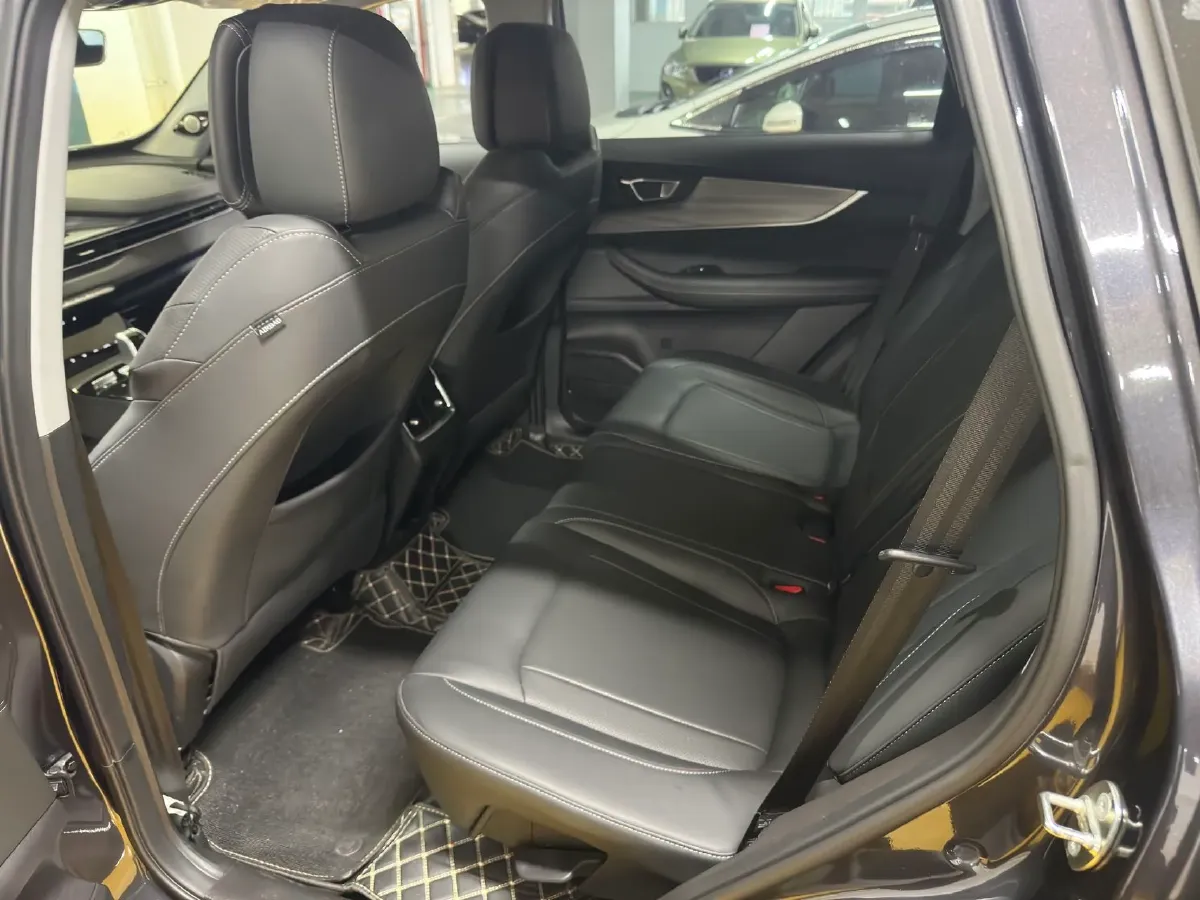 2021 Chery Tiggo 8 Plus 1.6T 197HP L4 7DCT,autocango,china used car exporter,china ev exporter,chinese used car exporter,chinese used ev exporter