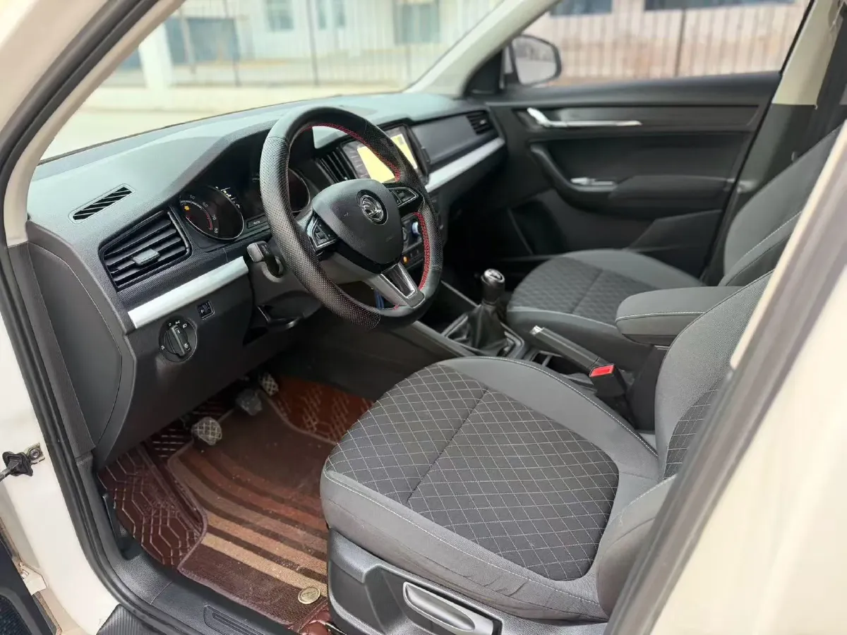 2020 Skoda Kamiq 1.5L 112HP L4 5MT,autocango,china used car exporter,china ev exporter,chinese used car exporter,chinese used ev exporter