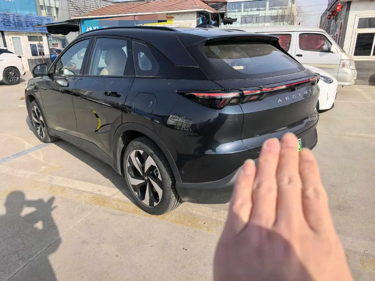 2024 HongQi H5 2.0T 224HP L4 8AT,autocango,china used car exporter,china ev exporter,chinese used car exporter,chinese used ev exporter