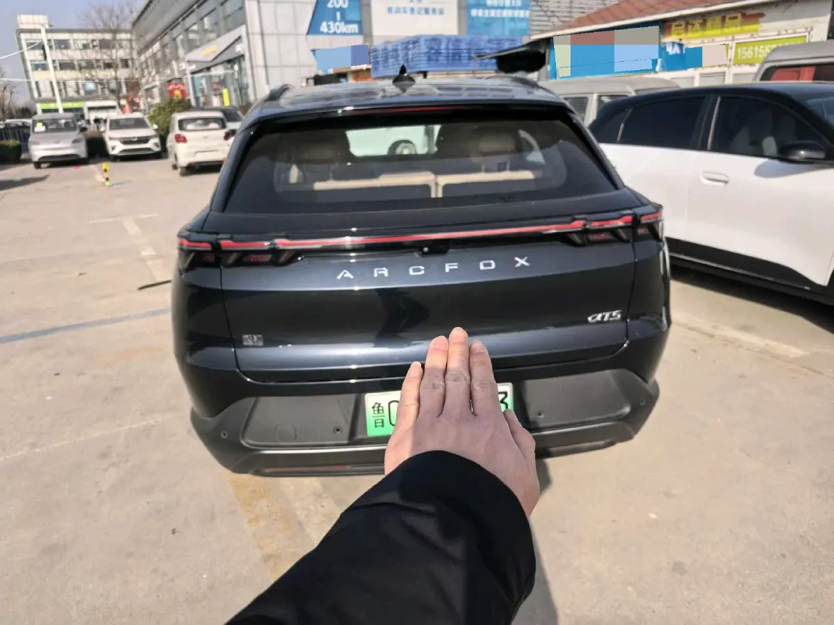 2024 HongQi H5 2.0T 224HP L4 8AT,autocango,china used car exporter,china ev exporter,chinese used car exporter,chinese used ev exporter