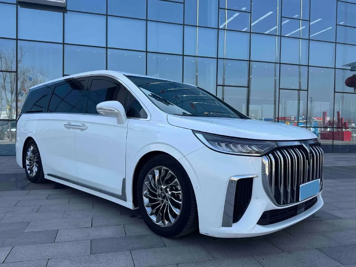 2024 Voyah Dream 1.5T 150HP L4 PHEV 43KWH,autocango,china used car exporter,china ev exporter,chinese used car exporter,chinese used ev exporter