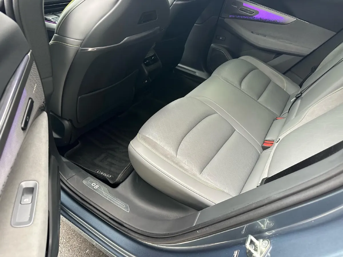 2025 LYNK&CO 08 EM-P 1.5T 163HP L4 3DHT PHEV 39.6KWH,autocango,china used car exporter,china ev exporter,chinese used car exporter,chinese used ev exporter