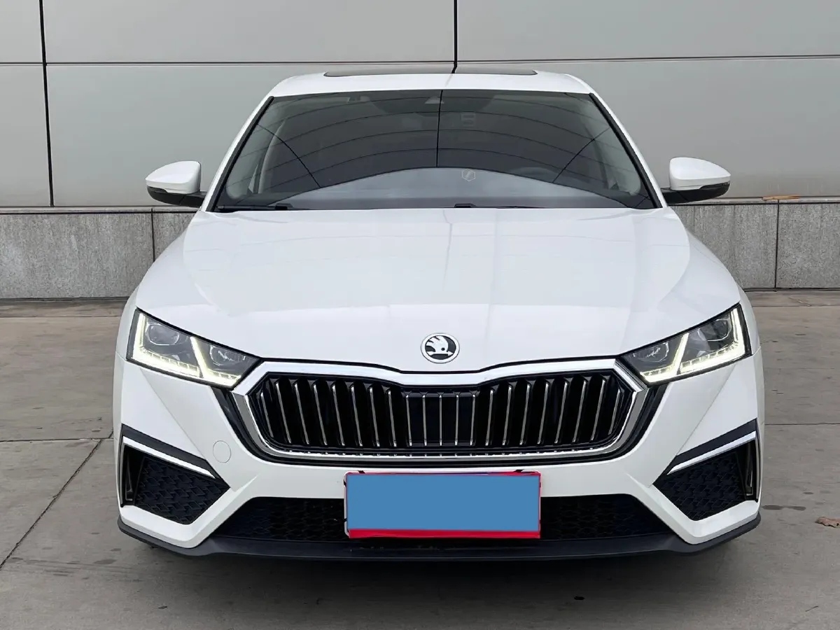 2022 Skoda Octavia 1.4T 150HP L4 7DCT,autocango,china used car exporter,china ev exporter,chinese used car exporter,chinese used ev exporter