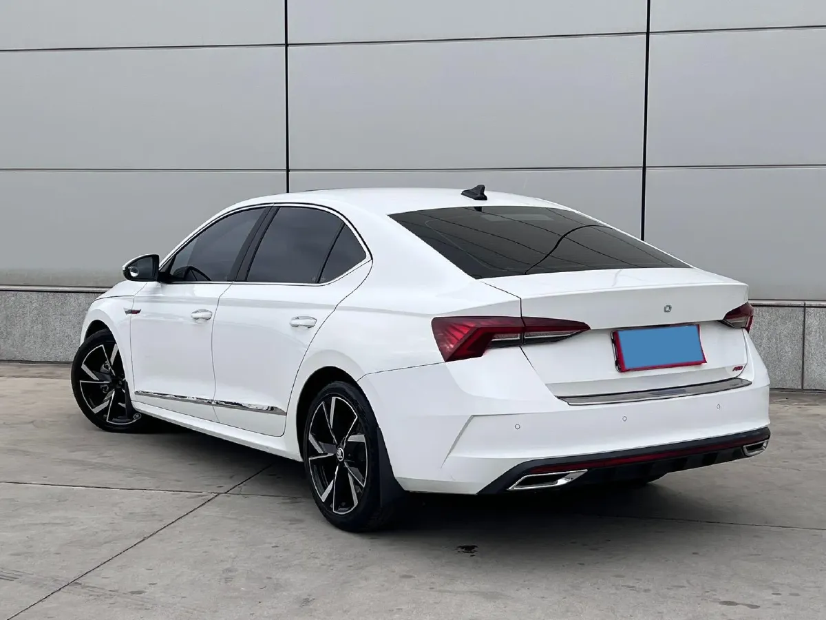 2022 Skoda Octavia 1.4T 150HP L4 7DCT,autocango,china used car exporter,china ev exporter,chinese used car exporter,chinese used ev exporter