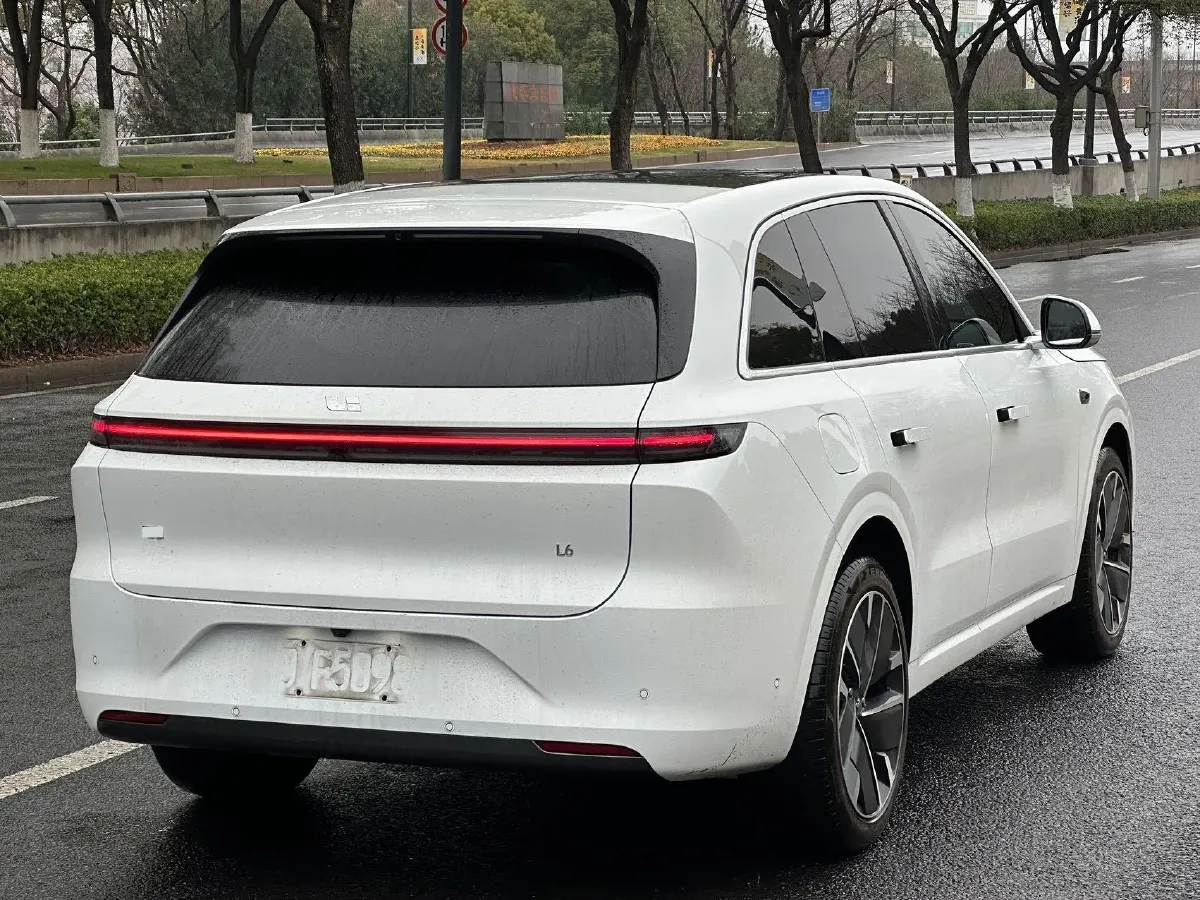 2025 Li L6 Range Extended 154HP L4 REEV,autocango,china used car exporter,china ev exporter,chinese used car exporter,chinese used ev exporter