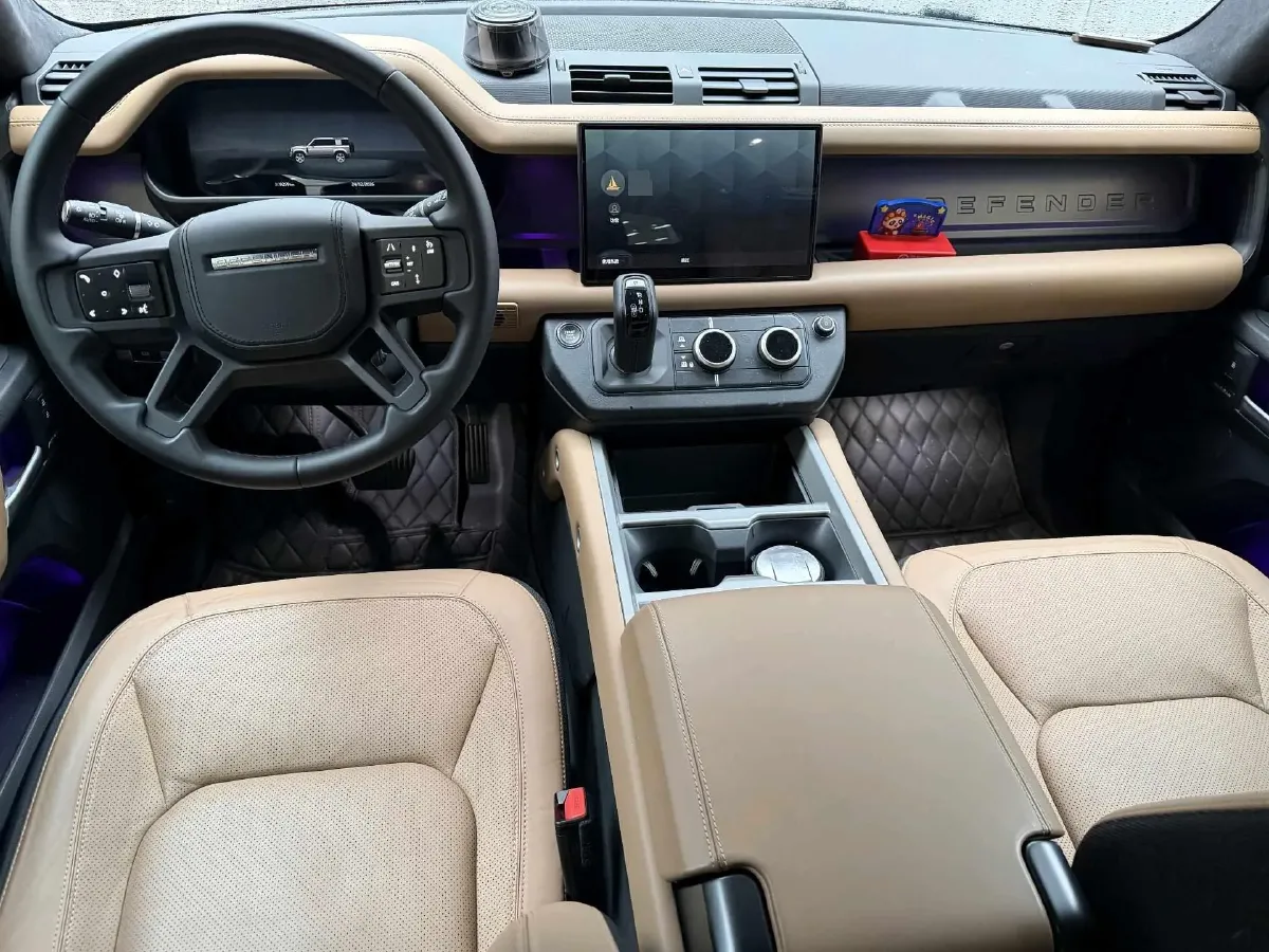2025 Land Rover Defender 3.0T 400HP L6 8AT,autocango,china used car exporter,china ev exporter,chinese used car exporter,chinese used ev exporter