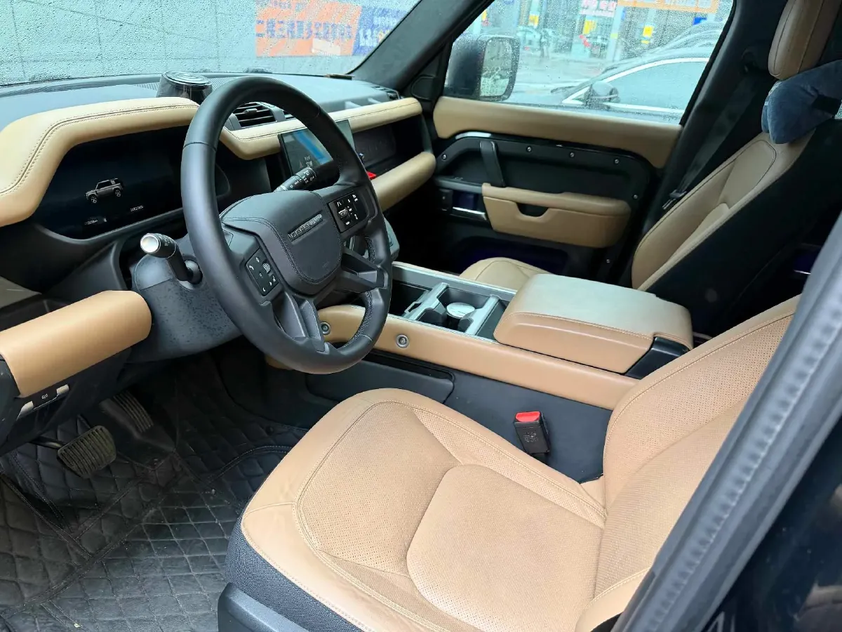 2025 Land Rover Defender 3.0T 400HP L6 8AT,autocango,china used car exporter,china ev exporter,chinese used car exporter,chinese used ev exporter