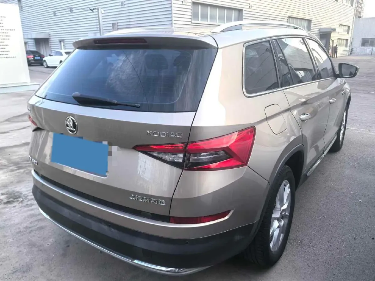 2018 Skoda Kodiak 2.0T 186HP L4 7DCT,autocango,china used car exporter,china ev exporter,chinese used car exporter,chinese used ev exporter