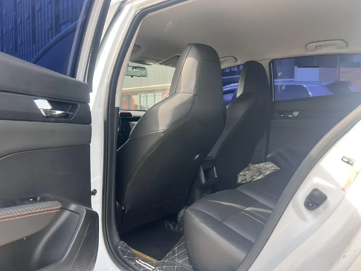 2024 DongFeng Aeolus YiXuan 1.5L 125HP L4 6DCT,autocango,china used car exporter,china ev exporter,chinese used car exporter,chinese used ev exporter